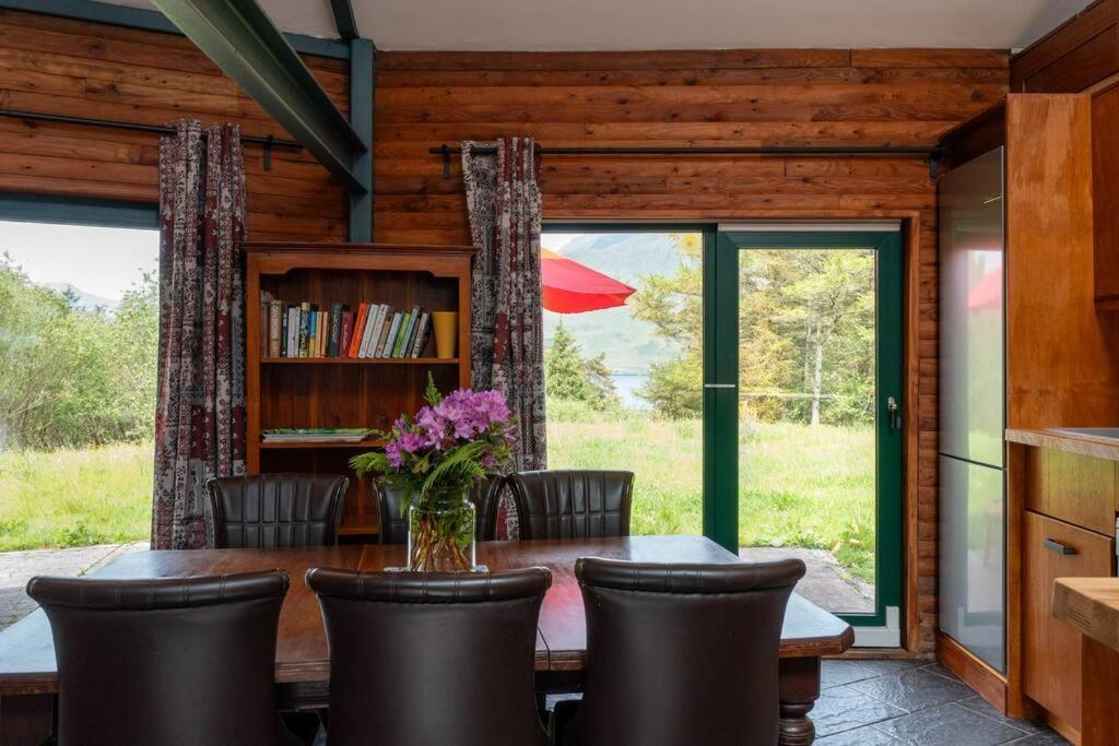 Heather Lodge With Sea And Mountain Views Leenaun Exterior photo