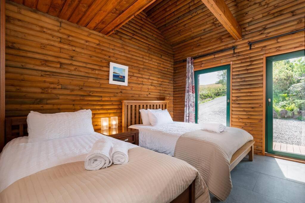 Heather Lodge With Sea And Mountain Views Leenaun Exterior photo